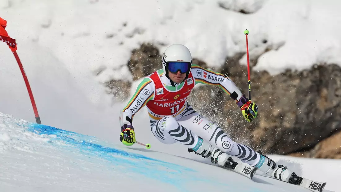Alexander Schmid wurde beim Riesenslalom in Val d'Isère Neunter. - Bild: Marco Trovati/AP