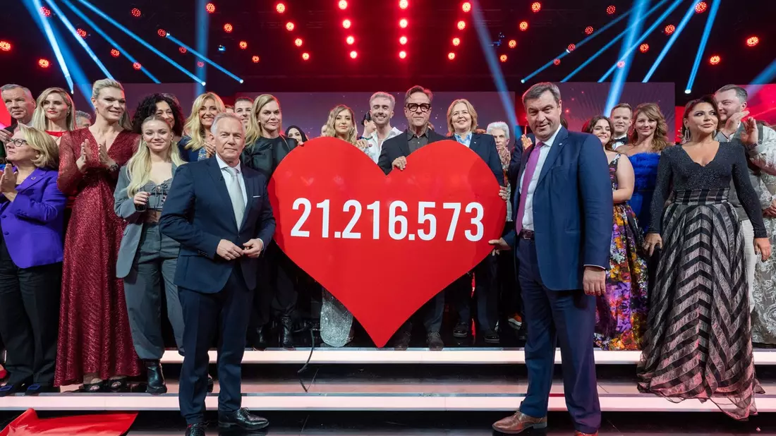 Ein Herz voll Gold: 21.216.573 Euro für Ein Herz für Kinder / Margot Friedländer erhält das Goldene Herz / Laudatio Bundeskanzler Olaf Scholz - Bild: presseportal.de