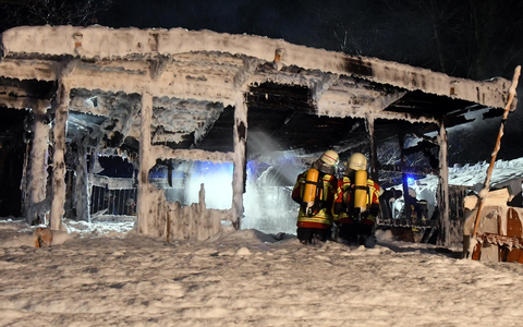 FW-PI: Barmstedt: Feuerwehr löscht größere Gartenlaube - Foto: presseportal.de