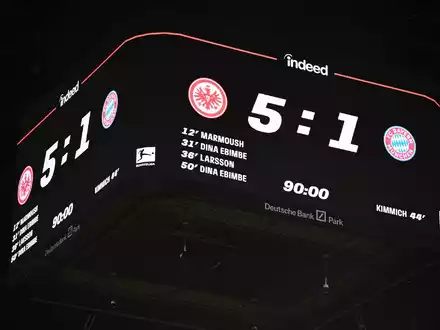 Der FC Bayern unterlag bei der Frankfurter Eintracht mit 1:5. - Foto: Arne Dedert/dpa