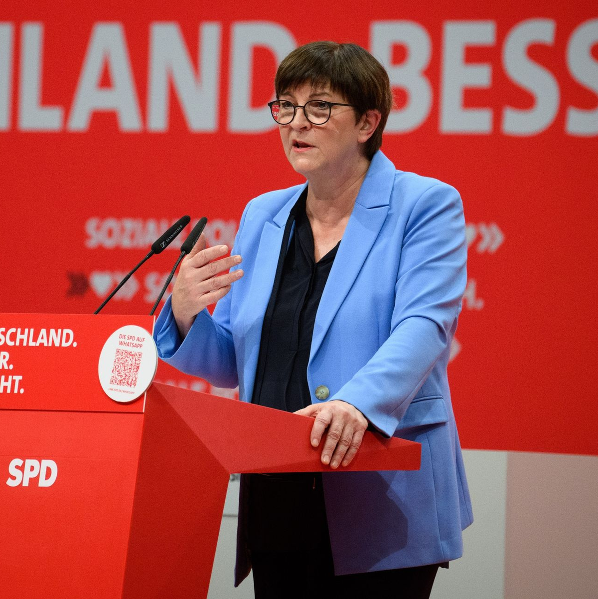 Juso-Chef Türmer mobilisiert gegen das «Sicherheitspaket» - Foto: Bernd von Jutrczenka/dpa