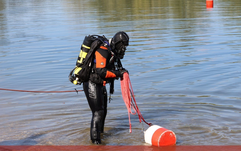 FW-LEV: Person aus Wupper gerettet - Foto: presseportal.de