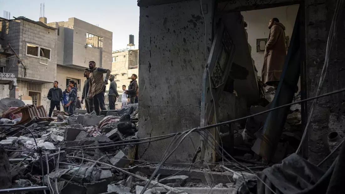 Das israelische Militär griff seit Beginn des Krieges nach eigenen Angaben schon mehr als 22.000 Ziele an. - Bild: Fatima Shbair/AP