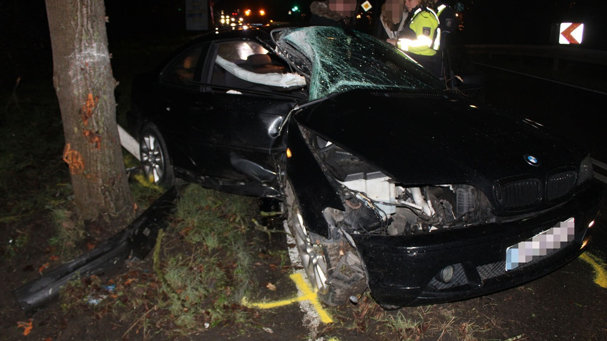 POL-RBK: Rösrath - Pkw mit drei alkoholisierten Insassen kollidiert mit Baum - Foto: presseportal.de