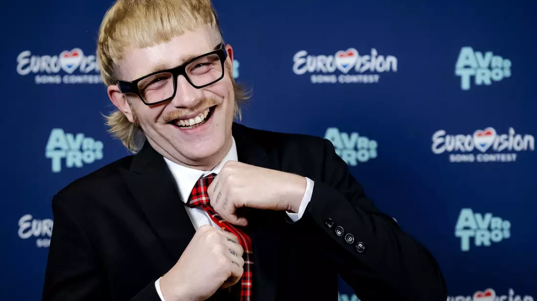 Joost Klein bei der Präsentation des niederländischen Beitrags zum Eurovision Song Contest 2024. - Bild: Robin Van Lonkhuijsen/ANP/dpa