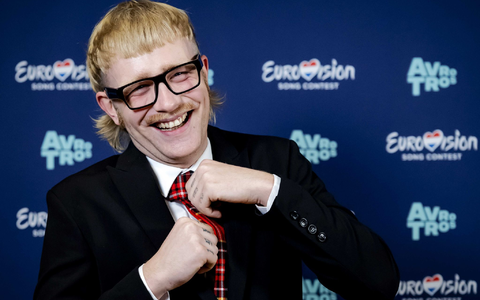 Joost Klein bei der Präsentation des niederländischen Beitrags zum Eurovision Song Contest 2024. - Foto: Robin Van Lonkhuijsen/ANP/dpa
