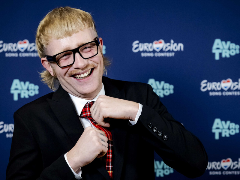 Joost Klein bei der Präsentation des niederländischen Beitrags zum Eurovision Song Contest 2024. - Foto: Robin Van Lonkhuijsen/ANP/dpa