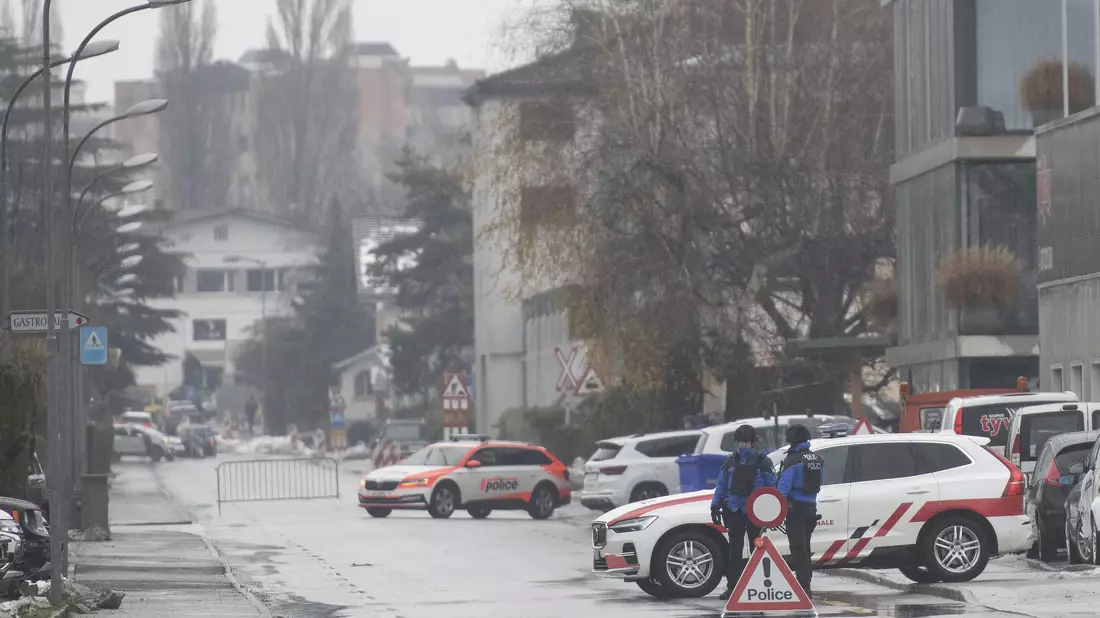 In der Schweizer Stadt Sitten im Kanton Wallis hat ein Mann nach Angaben der Polizei zwei Menschen erschossen. - Bild: Louis Dasselborne/KEYSTONE/dpa