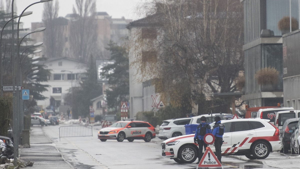 In der Schweizer Stadt Sitten im Kanton Wallis hat ein Mann nach Angaben der Polizei zwei Menschen erschossen. - Foto: Louis Dasselborne/KEYSTONE/dpa