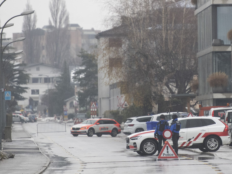In der Schweizer Stadt Sitten im Kanton Wallis hat ein Mann nach Angaben der Polizei zwei Menschen erschossen. - Foto: Louis Dasselborne/KEYSTONE/dpa