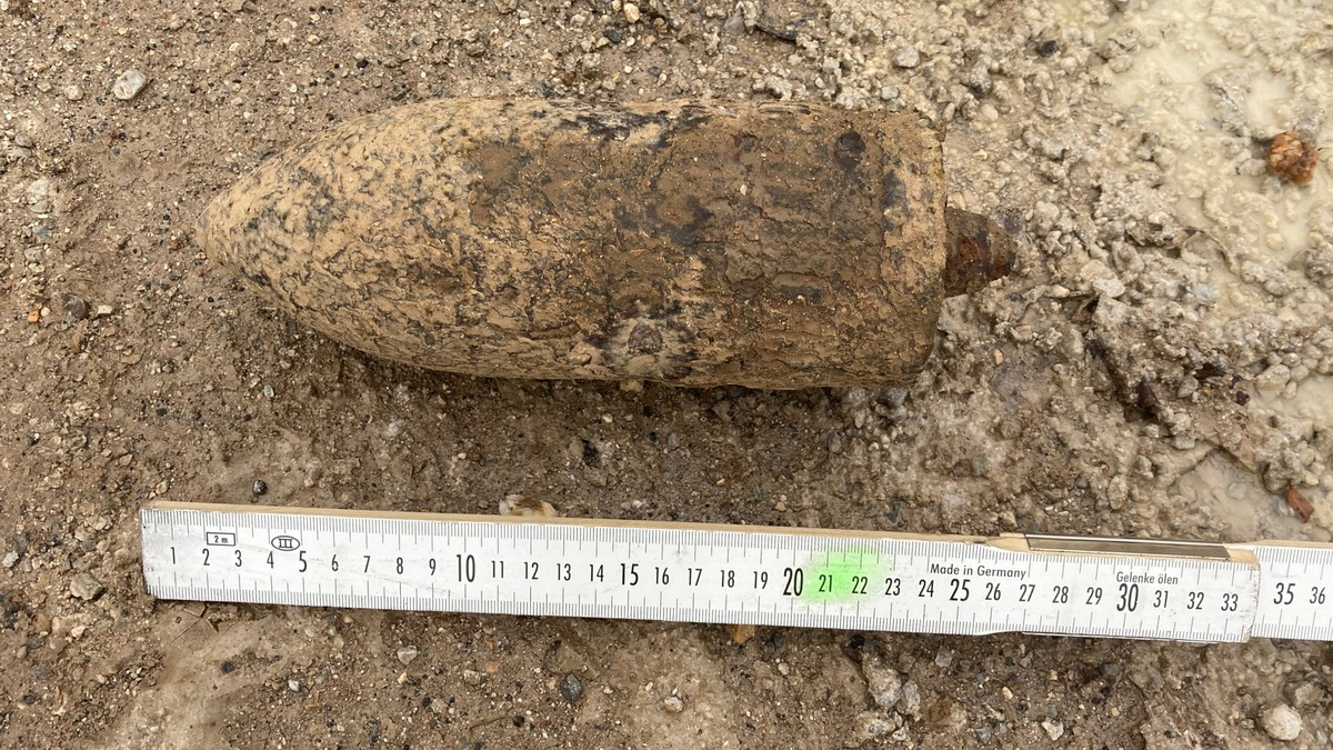 POL-EU: Granate lag zwischen Zuckerrüben - Foto: presseportal.de