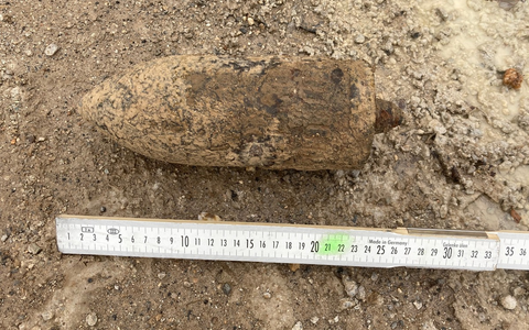 POL-EU: Granate lag zwischen Zuckerrüben - Foto: presseportal.de