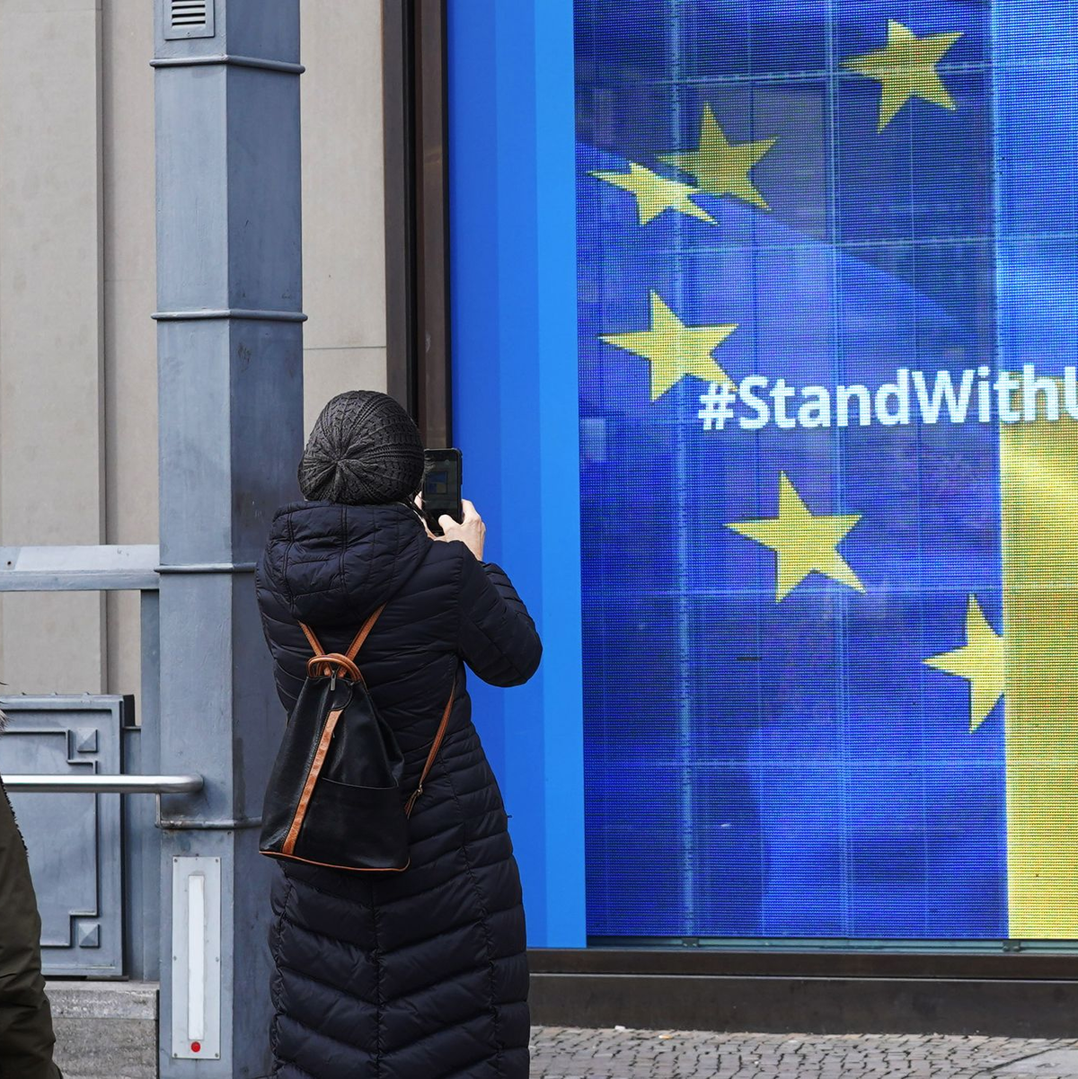 Hält die Unterstützung der Europäischen Union für die Ukraine auch fast zwei Jahre nach Kriegsbeginn? - Foto: Joerg Carstensen/dpa