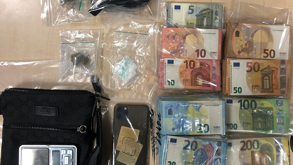 POL-K: 231211-2-K Kontrolle am Neumarkt - Bargeld und Drogen sichergestellt - Foto: presseportal.de