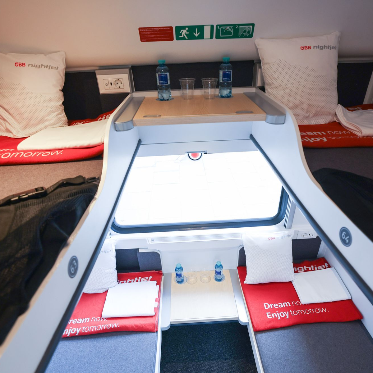 Ein Abteil im neuen «Liegewagen comfort» des Nightjets der Österreichischen Bundesbahn. - Foto: Christian Charisius/dpa