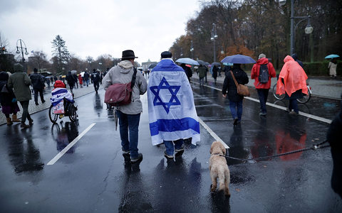 Viele Jüdinnen und Juden sind in jüngster Zeit besorgt um ihre Sicherheit in Deutschland. - Foto: Carsten Koall/dpa