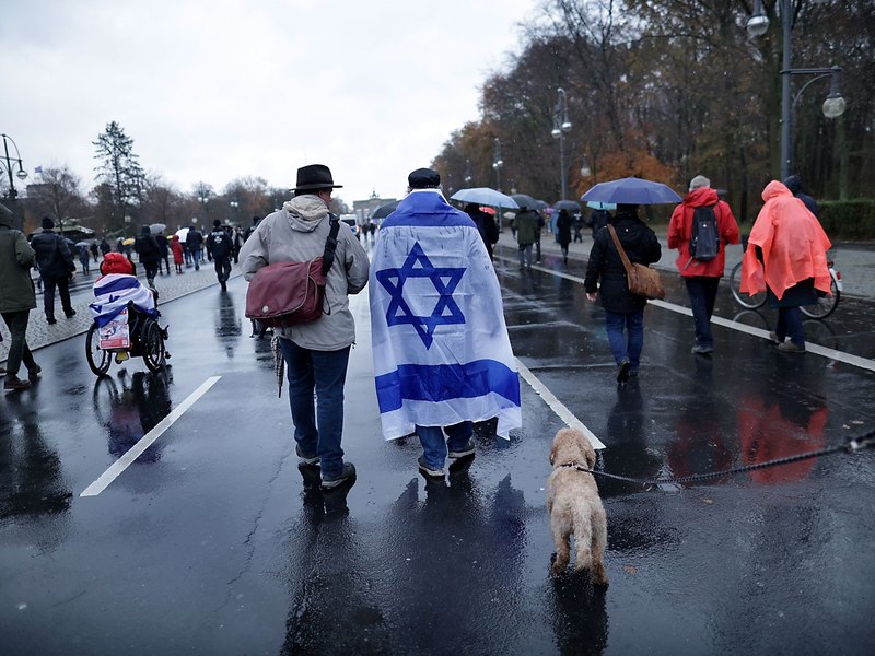 Viele Jüdinnen und Juden sind in jüngster Zeit besorgt um ihre Sicherheit in Deutschland. - Foto: Carsten Koall/dpa