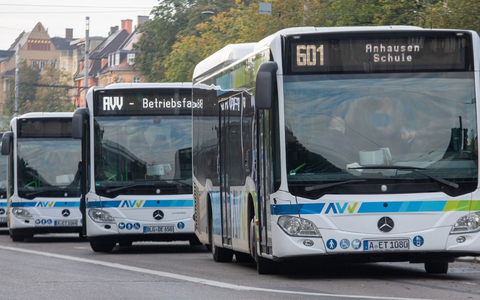 Der Augsburger Verkehrs- und Tarifverbund hebt seine Preise um durchschnittlich 12,7 Prozent an. - Foto: Stefan Puchner/dpa
