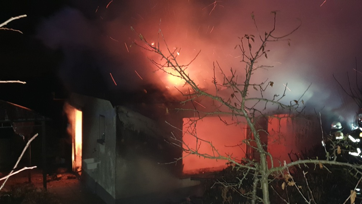 FW-EN: Gartenlaube vollständig zerstört - Foto: presseportal.de
