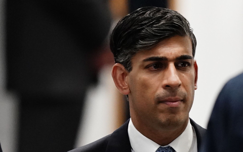 Für den britischen Premierminister Rishi Sunak geht es heute um seine politische Zukunft. - Foto: Jordan Pettitt/PA Wire/dpa