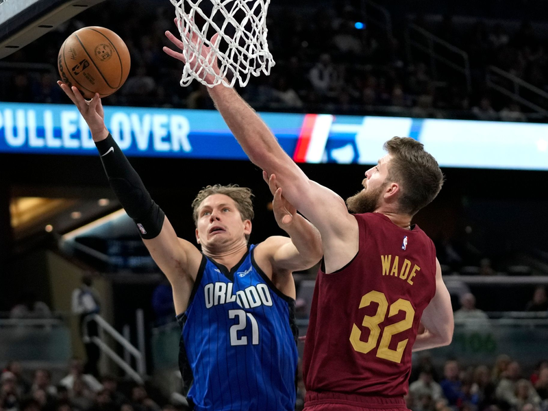 Franz Wagner (r) und Orlando gingen gegen Cleveland unter. - Foto: John Raoux/AP/dpa