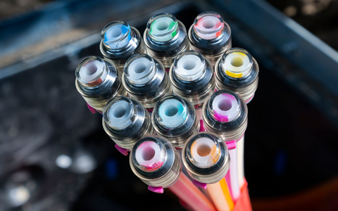 Kritik an Förderung: Beim Glasfaser-Ausbau will die Privatwirtschaft deutlich weniger Geld als geplant. - Foto: Matthias Rietschel/dpa-Zentralbild/dpa