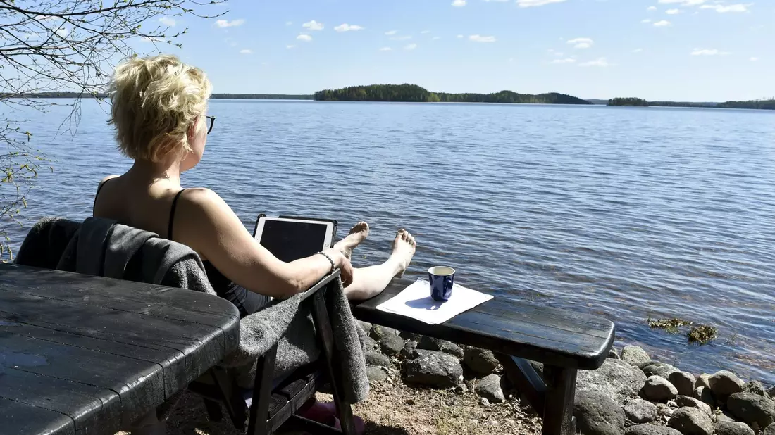 Menschen, die aus der Ferne und ortsunabhängig arbeiten, werden oft als digitale Nomaden bezeichnet. - Bild: Jussi Nukari/Lehtikuva/dpa