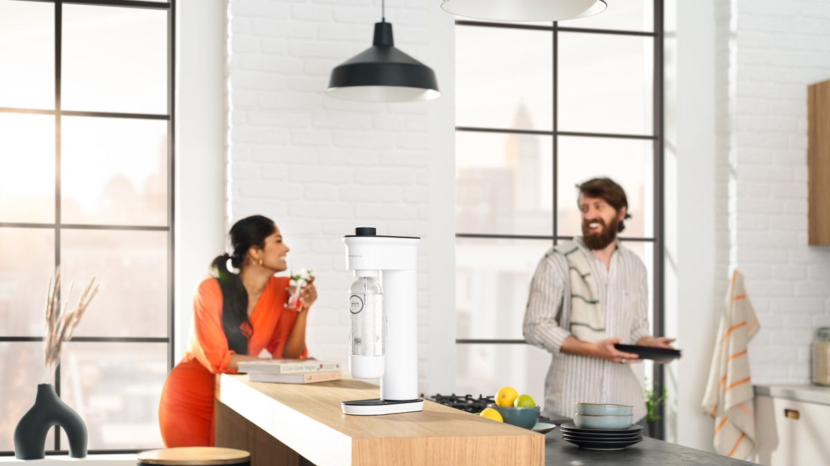 Für die Liebsten und die Umwelt: Mit GROHE Blue Fizz prickelnden Wassergenuss verschenken - Foto: presseportal.de