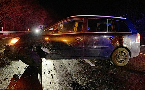 POL-HM: Alkoholisierter Unfallverursacher flüchtet von der Unfallstelle - couragierte Zeugen folgen dem Flüchtenden - Foto: presseportal.de