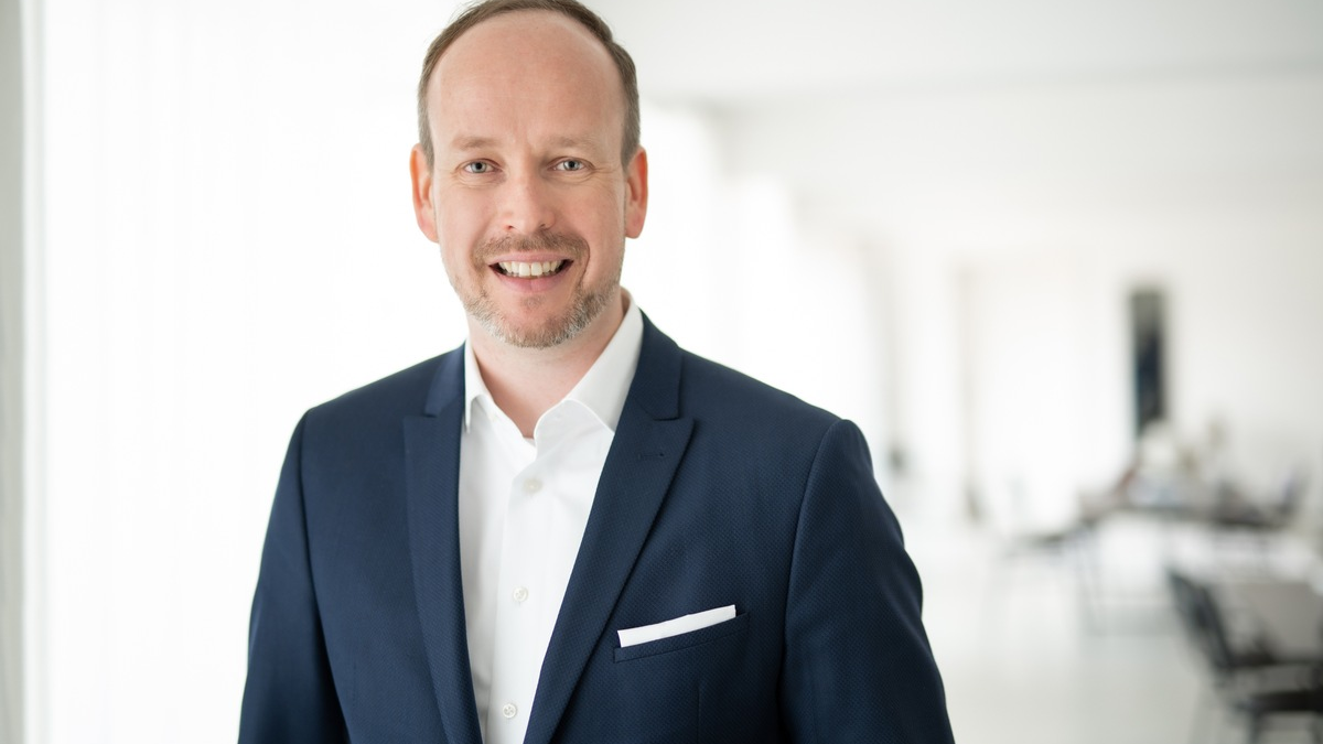 Materna 2027: Klarer Kurs auf eine Milliarde Euro Umsatz und Markführerschaft in KI / Unternehmensgruppe präsentiert neue Geschäftsausrichtung 