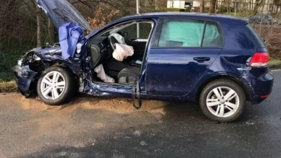 POL-WES: Hünxe - Verkehrsunfall fordert vier Verletzte - Bild: presseportal.de