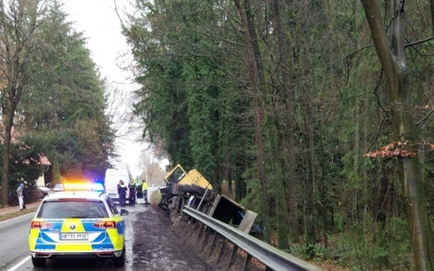 POL-HK: Soltau: Einbruch; Schneverdingen: Drogeneinfluss; Soltau: Täter geflüchtet - Zeugen gesucht; Schneverdingen: Graffiti; Munster: Unfall; Soltau: Sattelzug landet auf der Seite (Foto) - Foto: presseportal.de