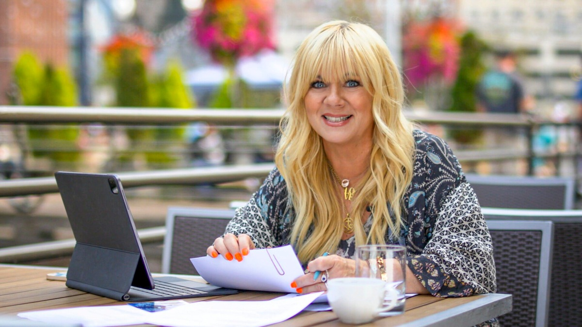 Julia Leischik Julia Leischik sucht - Bitte melde Dich - Foto: SAT.1, presseportal.de