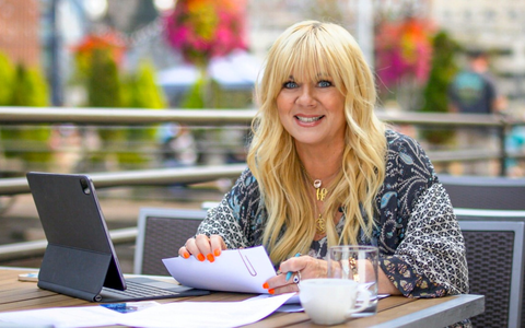 Julia Leischik Julia Leischik sucht - Bitte melde Dich - Foto: SAT.1, presseportal.de