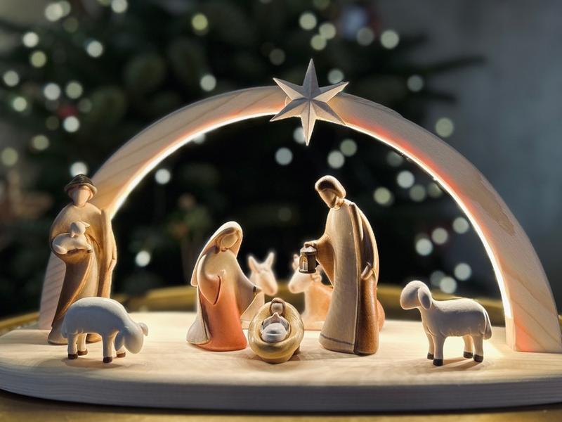 Meinrad Kopp: Warum eine Akantus Weihnachtskrippe unter jeden Weihnachtsbaum gehört - Foto: presseportal.de