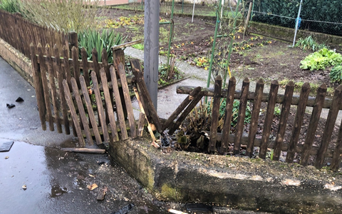 POL-PDWIL: (nun mit Bildern) schadensträchtiger Unfall durch LKW-Fahrer - Foto: presseportal.de