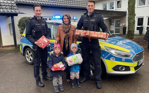 POL-HA: Polizeipräsidentin Ursula Tomahogh überreicht Geschenke an Evangelische Jugendhilfe - Foto: presseportal.de