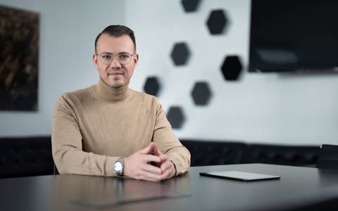 Dariusch Hosseini von Proper API: Wie ausländische IT-Spezialisten ihren Vermögensaufbau in Deutschland effizient betreiben - Foto: presseportal.de