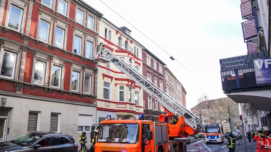 FW Hagen: Explosion in Mehrfamilienhaus, keine Verletzten - Bild: presseportal.de
