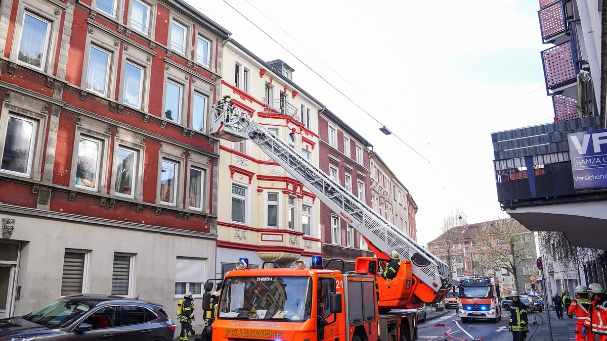FW Hagen: Explosion in Mehrfamilienhaus, keine Verletzten - Foto: presseportal.de