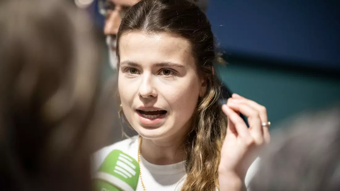 Die deutsche Klimaaktivistin Luisa Neubauer fordert ein Ende der fossilen Ära. - Bild: Hannes P. Albert/dpa