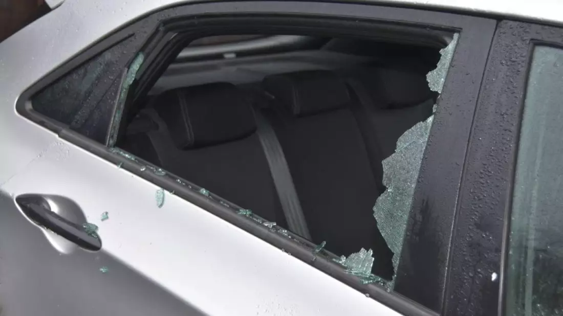 POL-LG: ++ Dannenberg - Diverse Fahrzeuge aufgebrochen und beschädigt (Bild) ++ Lüneburg - Falscher Polizeibeamter - Keine Geldübergabe ++ Uelzen - Verkehrsunfall - Fußgängerin leicht verletzt ++ - Bild: presseportal.de