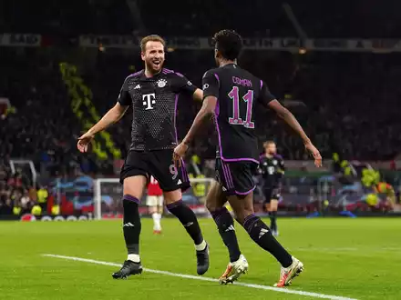 Mit einem Traumpass bereitete Münchens Harry Kane (l) den Treffer von Torschütze Kingsley Coman vor. - Foto: Martin Rickett/PA Wire/dpa