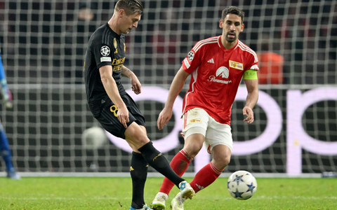 Rani Khedira (r) und seine Unioner mussten sich Toni Kroos und Real Madrid geschlagen geben. - Foto: Soeren Stache/dpa