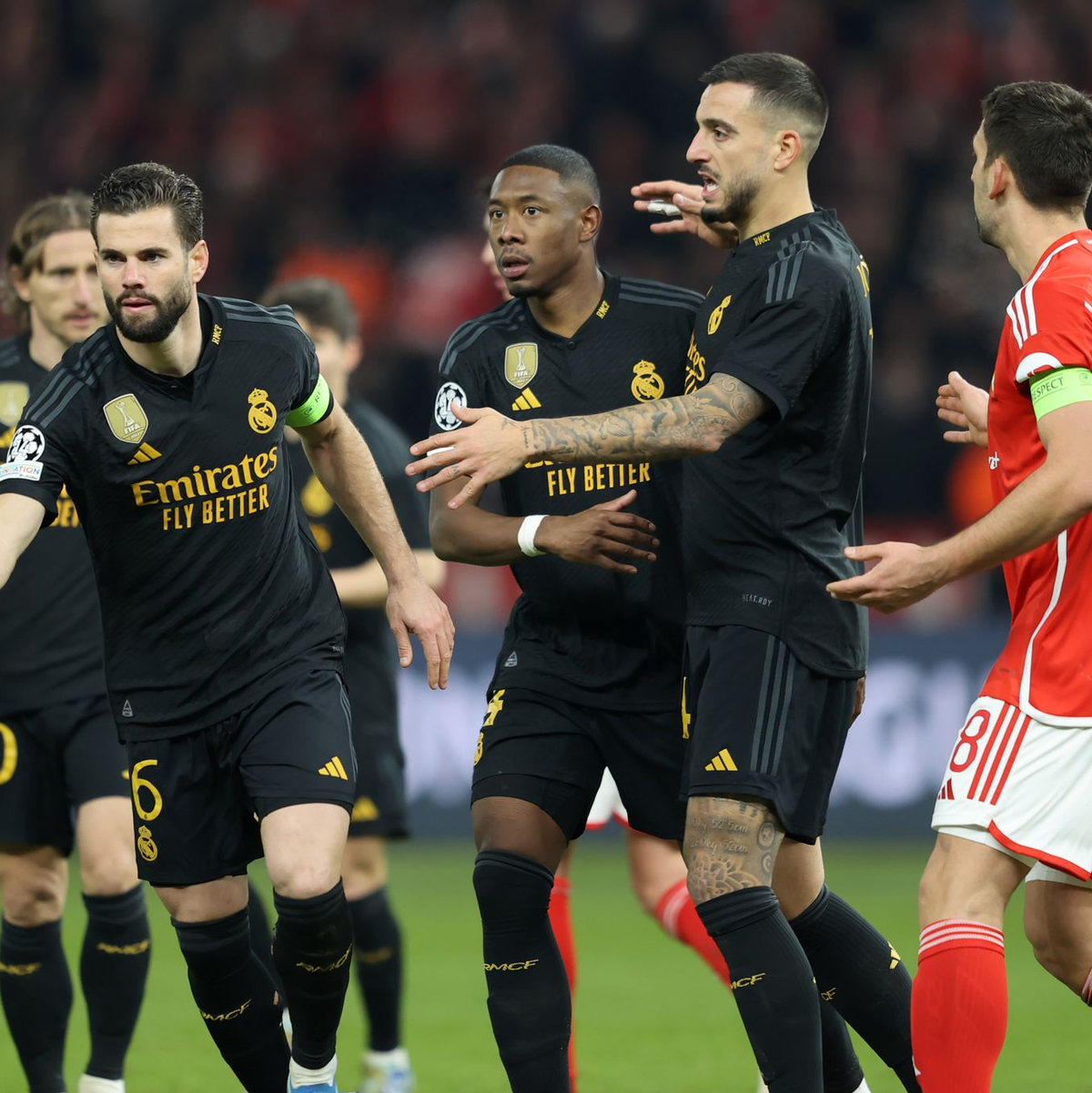 Real drehte durch zwei Tore von Joselu (2.v.r.) das Spiel. - Foto: Andreas Gora/dpa