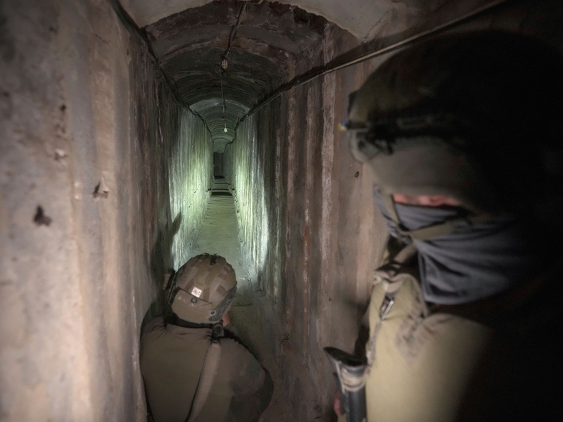 Die Hamas hat nach Angaben des israelischen Militärs unter dem Gazastreifen ein weit verzweigtes Tunnelsystem angelegt. - Foto: Victor R. Caivano/AP/dpa