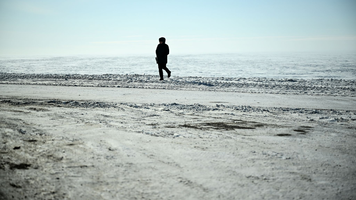 Zum fünften Mal in den vergangenen 34 Jahren ist höchste Punkt der Eisdecke in Grönland geschmolzen. - Foto: Britta Pedersen/dpa