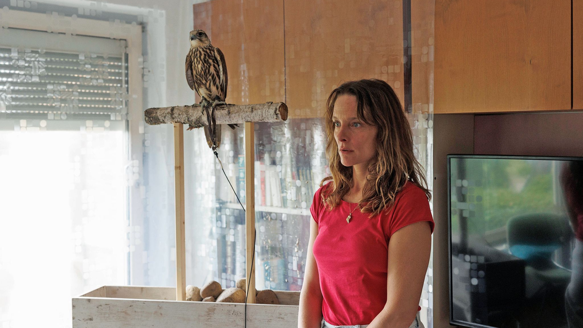 Inga (Anne Ratte-Polle) steht vor den Scherben ihres Lebens. - Foto: Frederic Batier/NDR/ARD/dpa