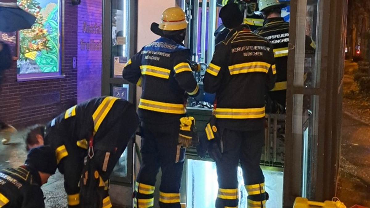 FW-M: Aufzugsrettung mit Hindernissen (Isarvorstadt) - Foto: presseportal.de
