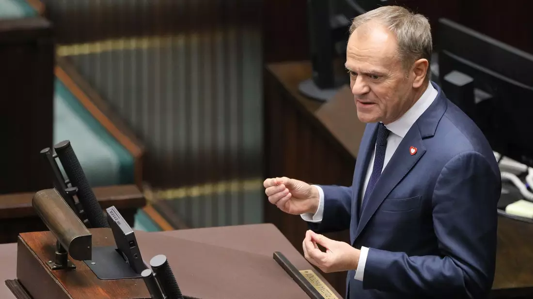 Am Dienstagabend hatten die Abgeordneten Tusks Regierung das Vertrauen ausgesprochen. - Bild: Pawel Supernak/PAP/dpa